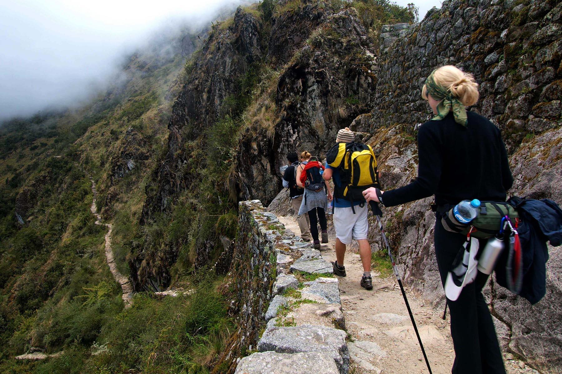 Inca Trail 3 Day Trek & Sacred Valley Tour 