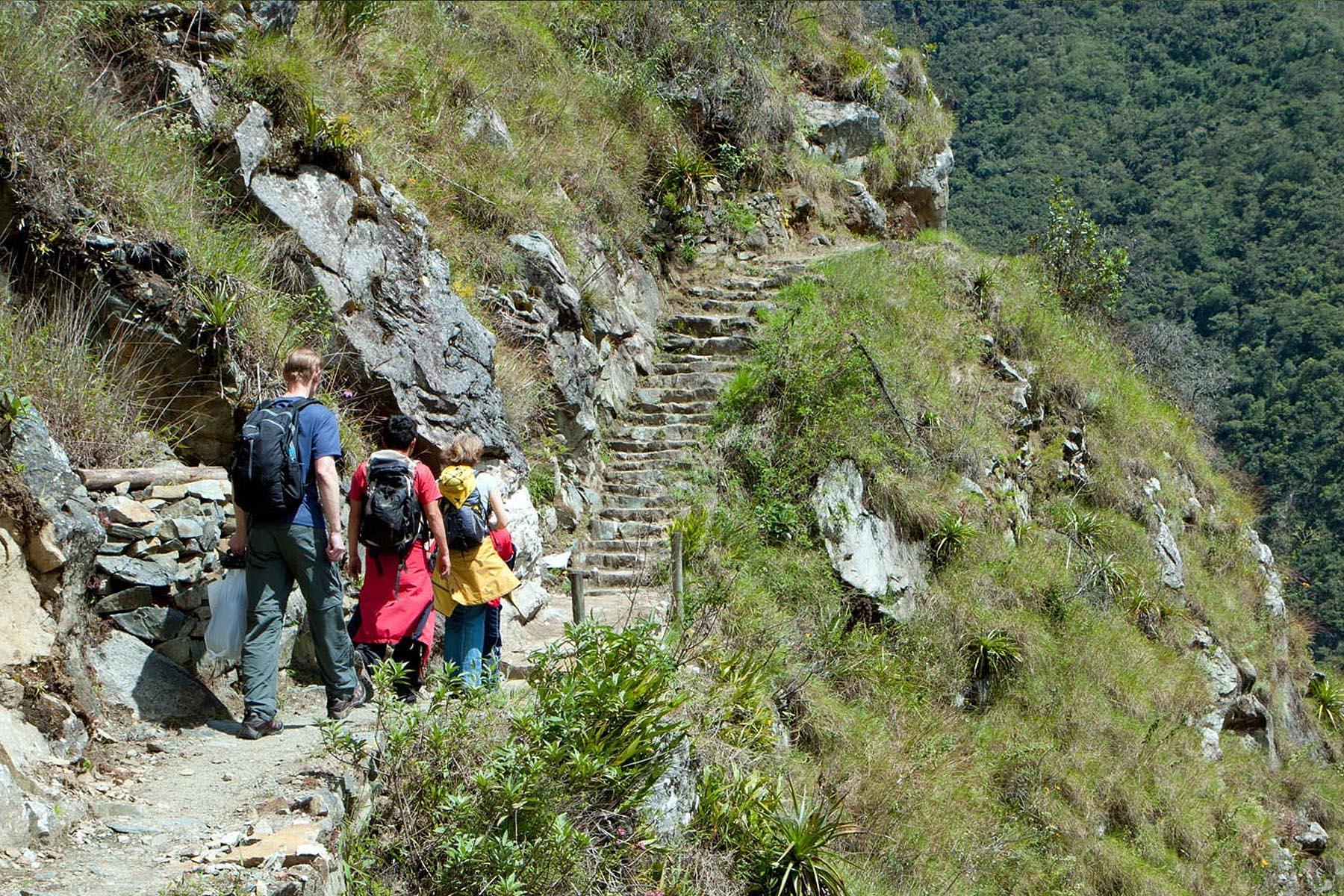 Inca Trail 3 Day Trek & Sacred Valley Tour 