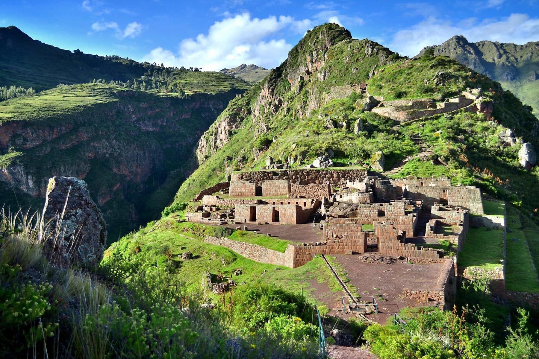 Inca Trail 3 Day Trek & Sacred Valley Tour
