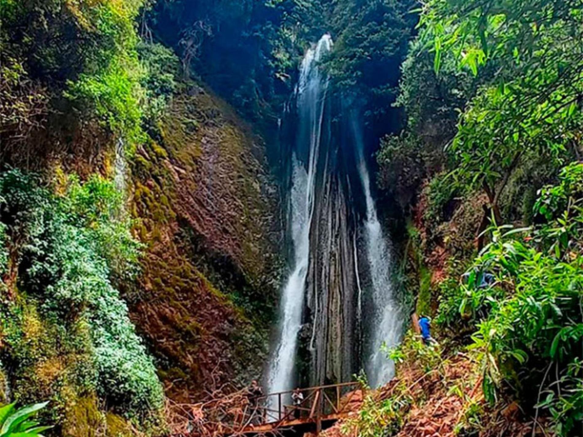 Poc Poc Waterfall in Chinchero